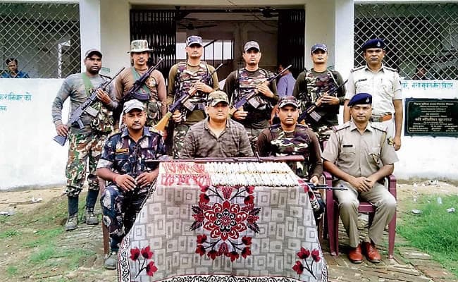 नवादा में राइफल, डेटोनेटर और पावरजेल बरामद