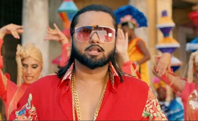 नये गाने में ‘अश्लील'' शब्दों के प्रयोग पर हनी सिंह के खिलाफ मामला दर्ज