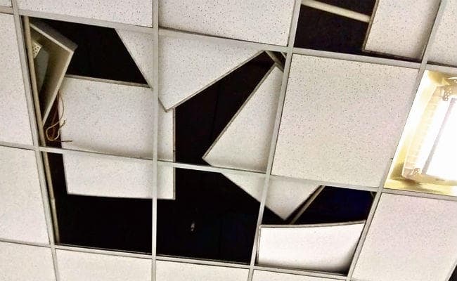 पटना : वित्त विभाग के दफ्तर पर गिरा ठनका, मची अफरा-तफरी, बाल-बाल बच गये बजट ऑफिसर