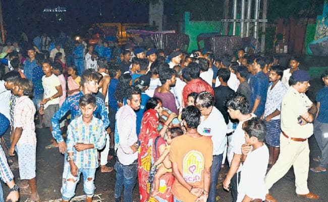 पटना : यारपुर में दो झोंपड़ियों पर गिरी बीएसएनएल की दीवार, दो बच्चों की मौत, पांच घायल