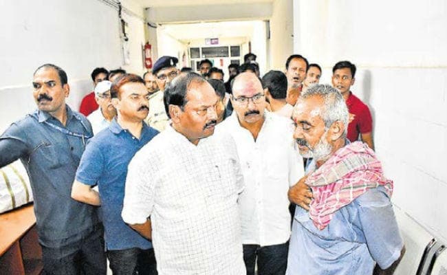 देवघर : अस्पताल की लचर व्यवस्था देख बिफरे मुख्यमंत्री, डीएस को लगायी फटकार