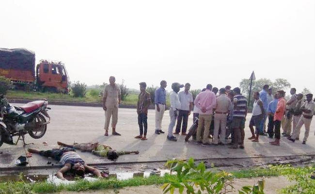 NH 2 पर वाहन से कुचल कर दो लोगों की मौत, मृतक की कमर से देसी कट्टा बरामद, ...जानें क्या है मामला?