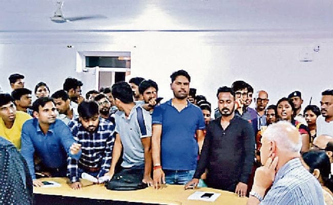 रांची : बीएड का नामांकन लिस्ट रद्द, रांची विवि ने प्रक्रिया पर लगायी रोक