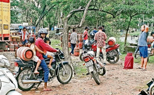 रांची : उपभोक्ताओं से अधिक पैसे लेनेवाली गैस एजेंसियों पर कार्रवाई की तैयारी