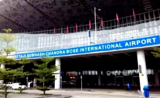 कोलकाता एयरपोर्टः विमान के लैंडिंग गियर डोर में फंसने से टेक्नीशियन की मौत