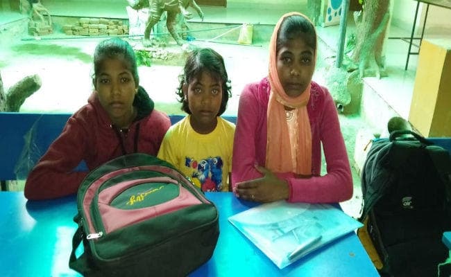 टीबी और गरीबी ने परिवार को किया तबाह, मां की मौत, पिता की बीमारी के कारण बेटियों ने छोड़ी पढ़ाई