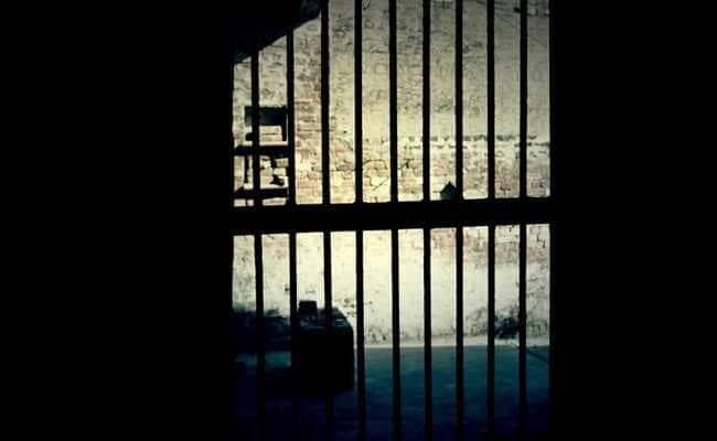 नाबालिग लड़की से बलात्कार करने वाले को मिली 20 वर्ष की सजा, दो लाख का जुर्माना भी