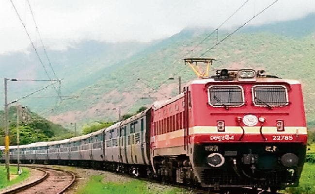 टिकट पर सब्सिडी छोड़ने का विकल्प देने की तैयारी में है रेलवे, महंगा होगा किराया