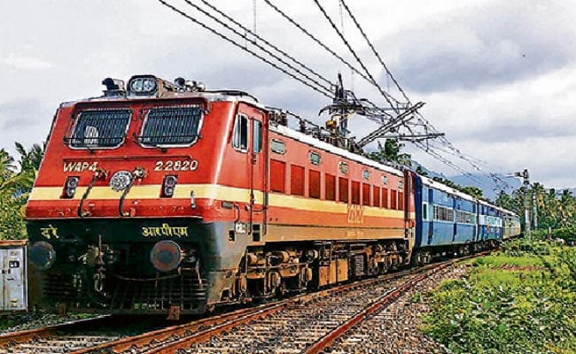 यात्रीगण कृपया ध्‍यान दें! अब कन्फर्म रेल टिकट का चांस ज्यादा, बढ़ेंगी सीटें