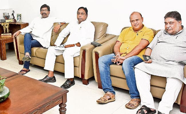 हेमंत ने बुलायी बैठक, गठबंधन में विधानसभा चुनाव लड़ेंगे विपक्षी दल, 32 सीटिंग सीटों पर बनी सहमति