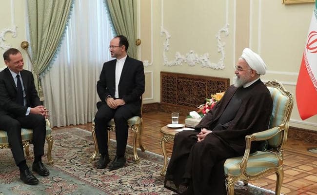 फ्रांस के राजनयिक ने ईरान के राष्ट्रपति से की वार्ता, ट्रम्प ने प्रतिबंधों की धमकी दी