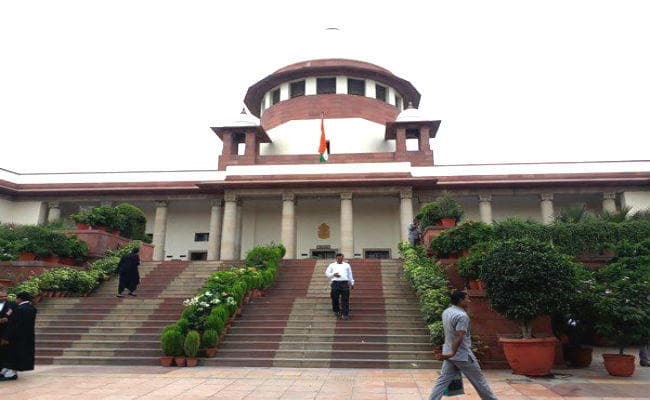 कर्नाटक ''संकट'':  सुप्रीम कोर्ट का आदेश- आज शाम छह बजे तक स्पीकर के सामने पेश हों बागी विधायक