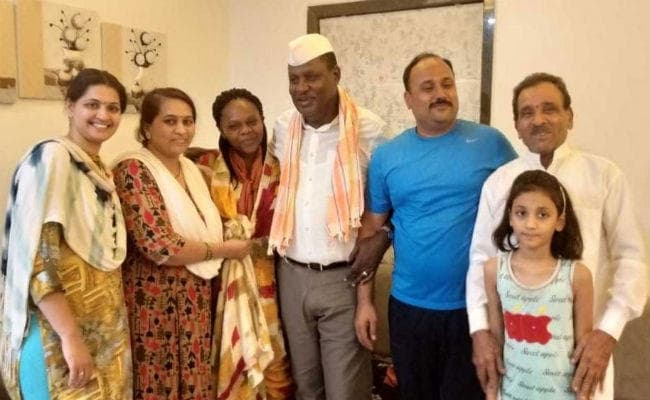 200 रुपये का उधार चुकाने 30 साल बाद भारत आये केन्या के सांसद, जानें पूरा मामला