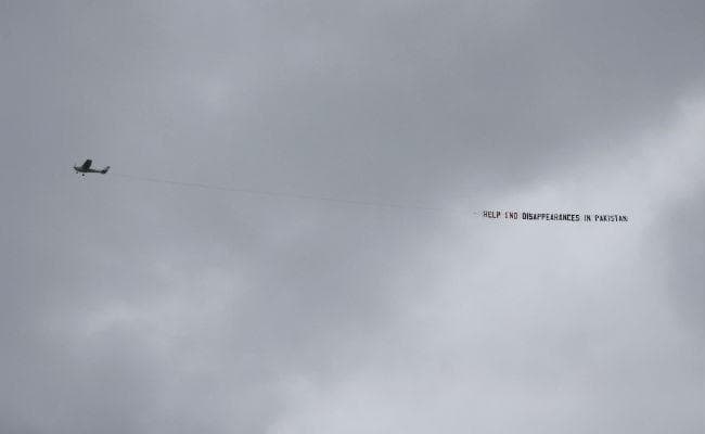 आईसीसी फिर हुआ शर्मसार, एजबेस्टन के ऊपर विरोधी बैनर लगाकर उड़ा विमान