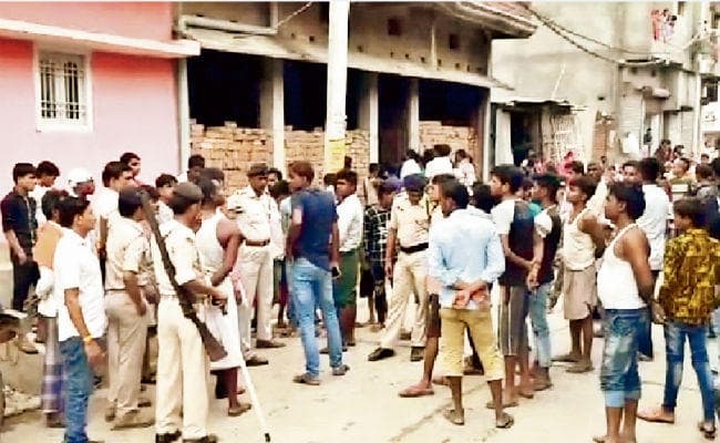 पटना : शौचालय की टंकी से मिला अधेड़ का शव, दुर्गंध उठने के बाद स्थानीय लोगों ने दी पुलिस को सूचना