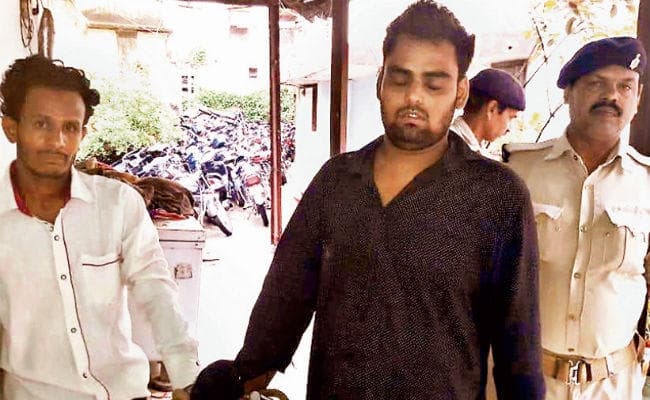 पटना :मिराज की पत्नी रेशमा के साथ मुनौवर आलम को पुलिस ने किया गिरफ्तार