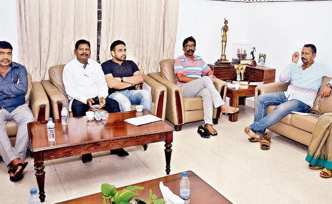 कांग्रेस-झामुमो के बीच कई सीटों पर फंसा पेच, हेमंत सोरेन ने कहा- 41 सीटों पर लड़ेंगे चुनाव