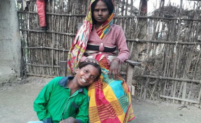 प्रभात खबर की पहल का असर: मां को अस्पताल से दिलवायी मुक्ति, भीख मांगनेवाला कुंदन अब बोलता है फर्राटेदार अंग्रेजी