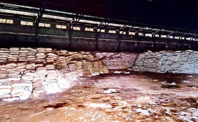 रांची : विलंब से उठाव के कारण खराब हो रहे अनाज