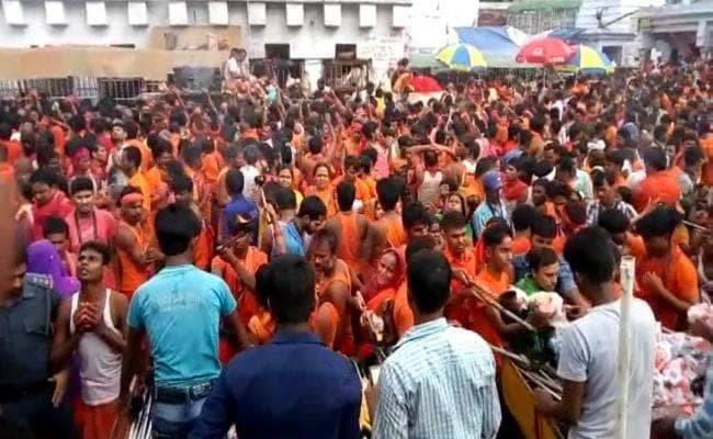 एकादशी पर बाबा मंदिर में लगा भक्तों का तांता