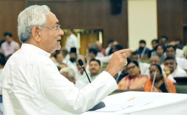 मुख्यमंत्री नीतीश कुमार ने की सर्वदलीय बैठक, कहा- बाढ़ से निबटने की सरकार की तैयारी पूरी