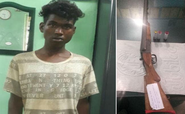 तमाड़ : दुकानदार से लेवी वसूलने पहुंचे PLFI नक्‍सली को पुलिस ने दबोचा