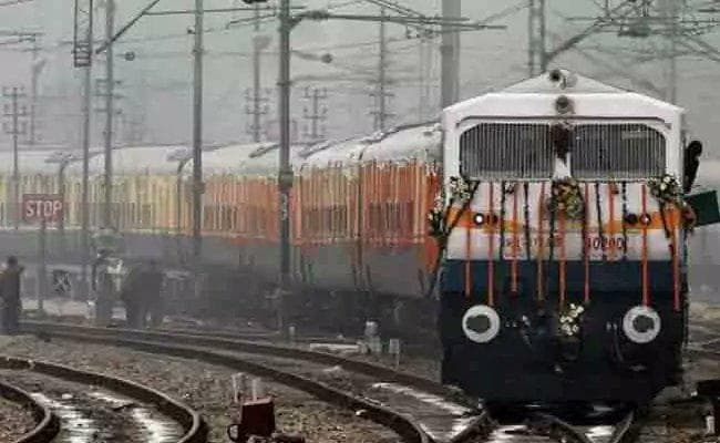कई स्पेशल ट्रेनों का परिचालन, विस्तार भी