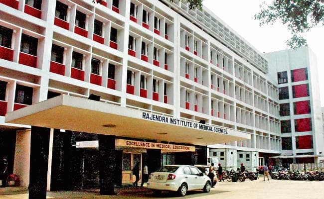 रांची : प्रबंधन ने निकाला आदेश, बैठक में डॉक्टरों की उपस्थिति अनिवार्य, सीएम आज ट्रॉमा सेंटर में डॉक्टरों के साथ करेंगे बैठक