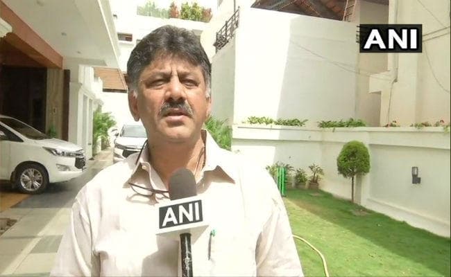 कर्नाटक संकटः फ्लोर टेस्ट के लिए तैयार कांग्रेस, बागी विधायकों को दी चेतावनी