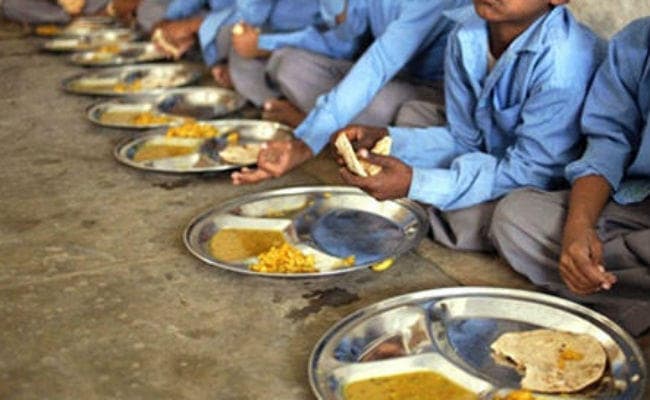 Bihar news: आरा में मिड-डे-मिल खाने से एक साथ बीमार हुए 50 स्कूली बच्चे, मचा हड़कंप