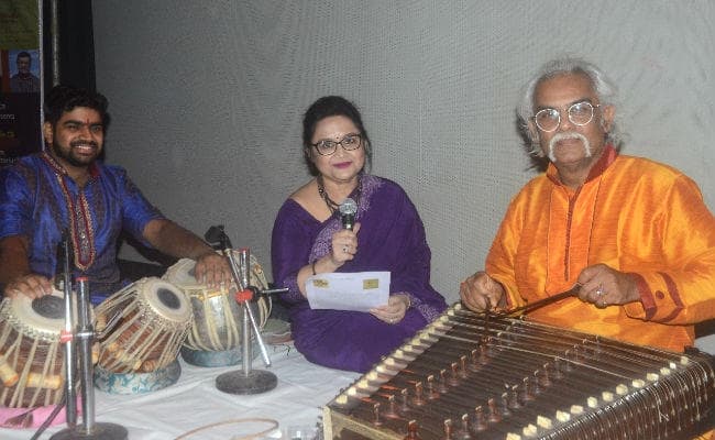 जल्‍द ही हिंदी में भी गूजेंगे रवींद्रनाथ टैगोर के गीतांजली के सुर, बांग्ला-अंग्रेजी में गीतों की सीडी लॉन्‍च