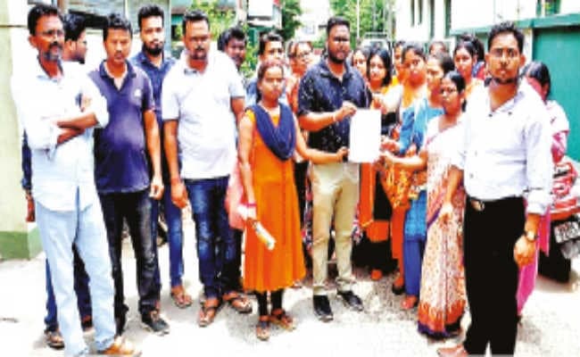 आसनसोल : प्रिंसिपल पर शिक्षकों को प्रताड़ित करने का आरोप