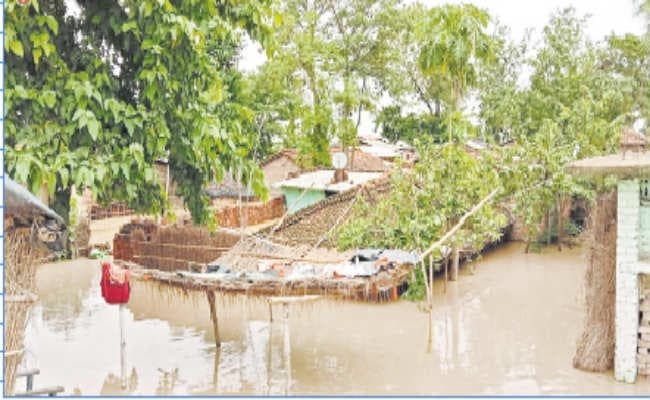 कमला, भूतही के तटबंध टूटे, नये इलाकों में पानी