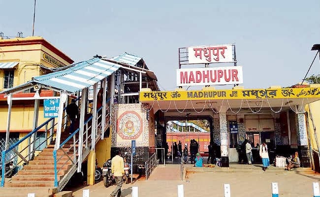 श्रावणी मेला: मधुपुर स्टेशन में लगाये जा रहे सीसीटीवी