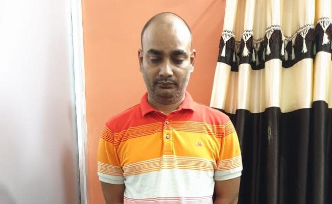 रामगढ़ में पेयजल स्वच्छता विभाग के अधिकारी 75 हजार रुपये घूस लेते गिरफ्तार