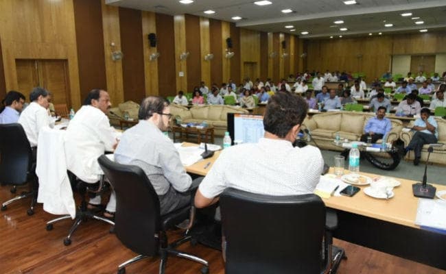 उपायुक्‍तों के साथ बैठक में मुख्यमंत्री ने दिया तीन माह का लक्ष्य, बोले- गांवों के दम पर लोकतंत्र आबाद है