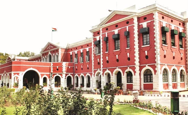 रांची : एलोपैथिक के समान ही आयुष डॉक्टरों को वेतन दें