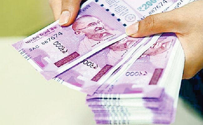 जिलाधिकारी ने दिया सहारा इडिया में जमा पैसों का भुगतान करने का निर्देश, कहा...