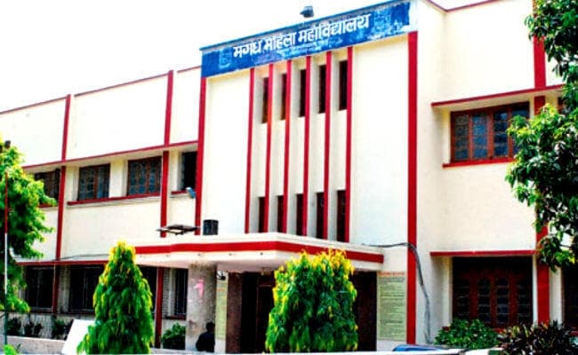 बिहार: कहानी फिल्मी नहीं, बेटी ने मां को दिलाया कॉलेज में दाखिला, साथ करेंगी स्नातक की पढ़ाई