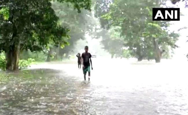 बाढ़ से जूझते इन राज्यों को फिलहाल राहत नहीं, मौसम विभाग ने दी अगले चार दिनों तक भारी बारिश की चेतावनी