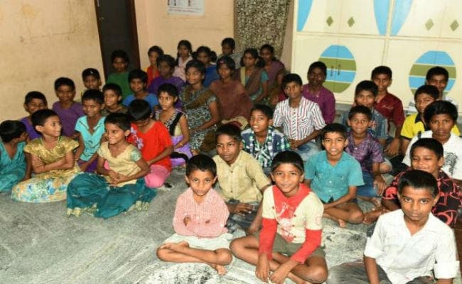 पूर्वाग्रह से ग्रसित है समाज सिर्फ स्वस्थ बच्चों को लेना चाहते हैं गोद!
