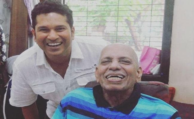 गुरु पूर्णिमा पर सचिन तेंदुलकर ने दिवंगत कोच रमाकांत अचरेकर को किया याद