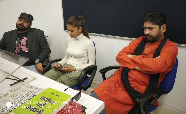 ''फैमिली ऑफ ठाकुरगंज'' को प्रमोट करने प्रभात खबर पहुंची टीम, कहा- हर शख्‍स को लगेगा यह उसकी कहानी