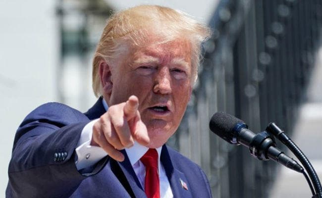 नस्लवाद पर टिप्पणी कर फंसे ट्रंप, डेमोक्रेट सांसदों से हुई तीखी नोक-झोक