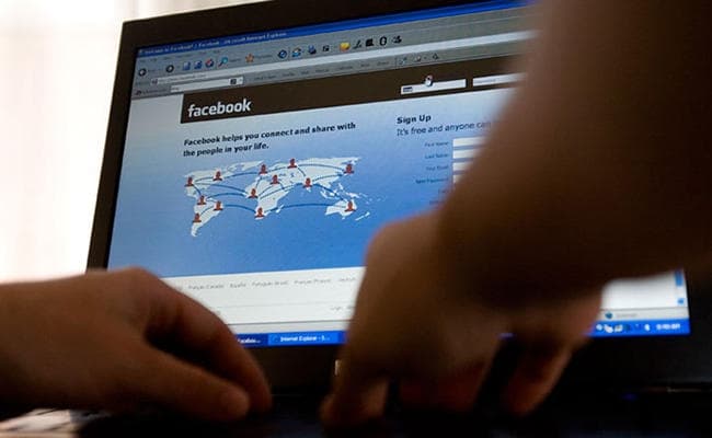 फेसबुक चलाने पर पति ने किया हमला