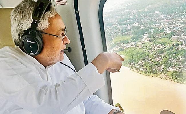 पटना : पश्चिमी और पूर्वी चंपारण के कई प्रखंडों में बाढ़ की स्थिति भयावह, मुख्यमंत्री नीतीश कुमार ने किया सर्वेक्षण