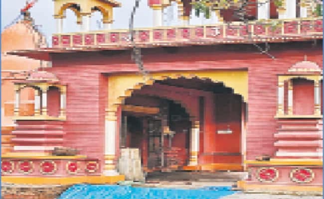 रंग-रोगन का काम पूरा लगाये गये सीसी कैमरे