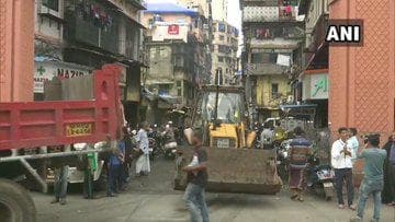 मुंबई में चार मंजिला रिहायशी इमारत गिरने से अभी तक 14 लोगों की मौत, 9 की हालत गंभीर