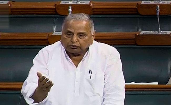 लोकसभा में बोले मुलायम - कृषि को छोड़ सारे धंधे फायदेमंद, 65% किसान गरीबी रेखा से नीचे