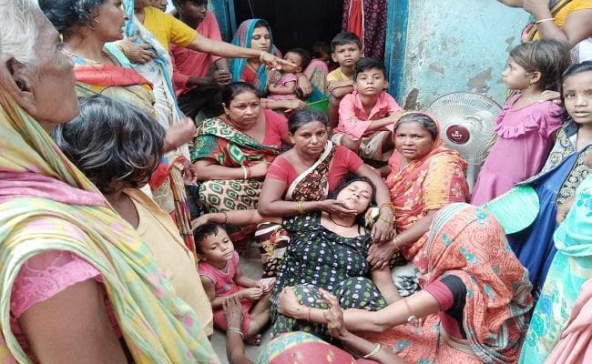 पिता ने छोटे पुत्र की कुल्हाड़ी से काट दी गर्दन, मौत